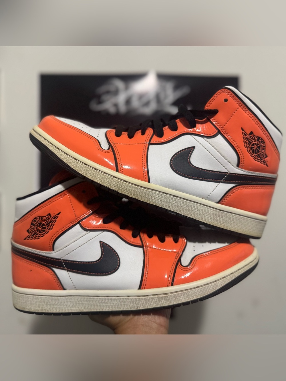 Nike Air Jordan 1 mid SE Turf Orange size 11 men